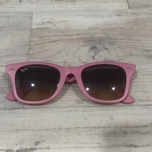 Ray-Ban Pink Wayfarer Glasses